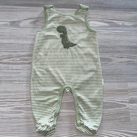 ⭐Tahari Baby Boys Romper 3–6M⭐ - Picture 1 of 3